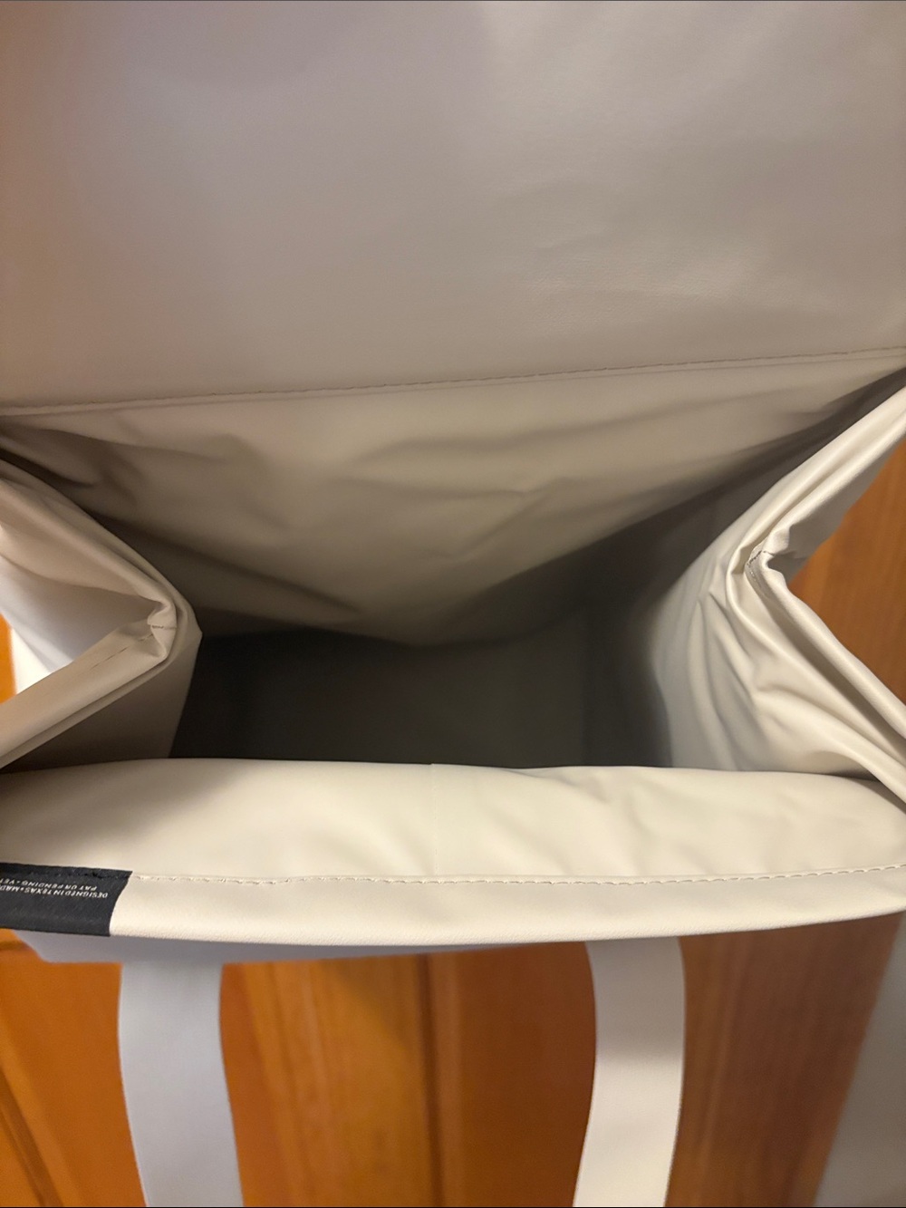 Yeti Day Tripper 14 L cooler Bag in Taupe perfect for summer on the go!! - Picture 3 of 10